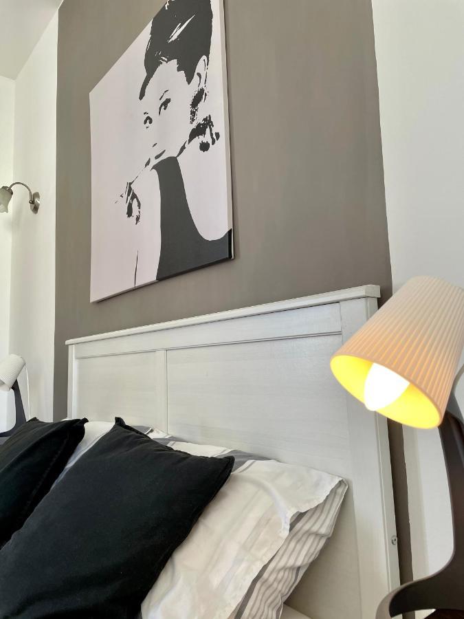 Simons Apartments Minutes Away From Balluta Bay And St Julians Sliema Bagian luar foto