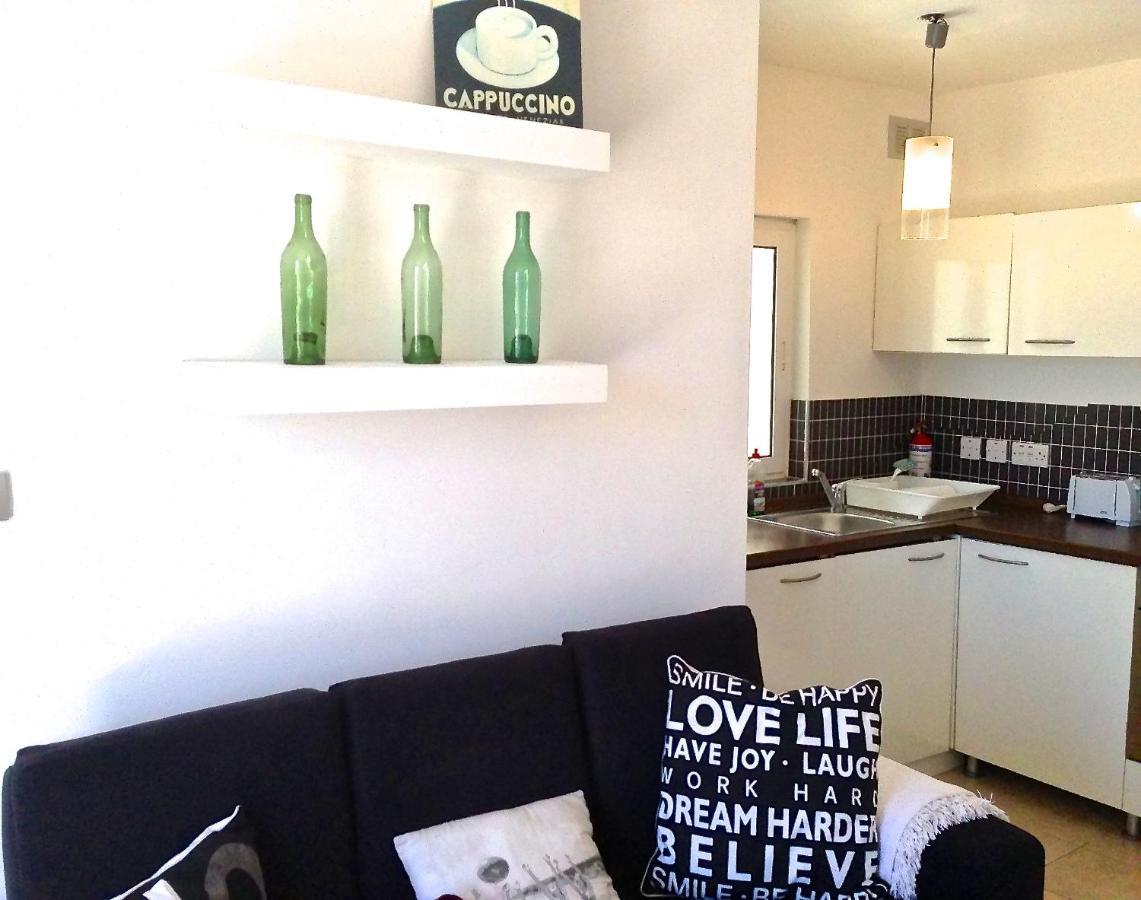 Simons Apartments Minutes Away From Balluta Bay And St Julians Sliema Bagian luar foto