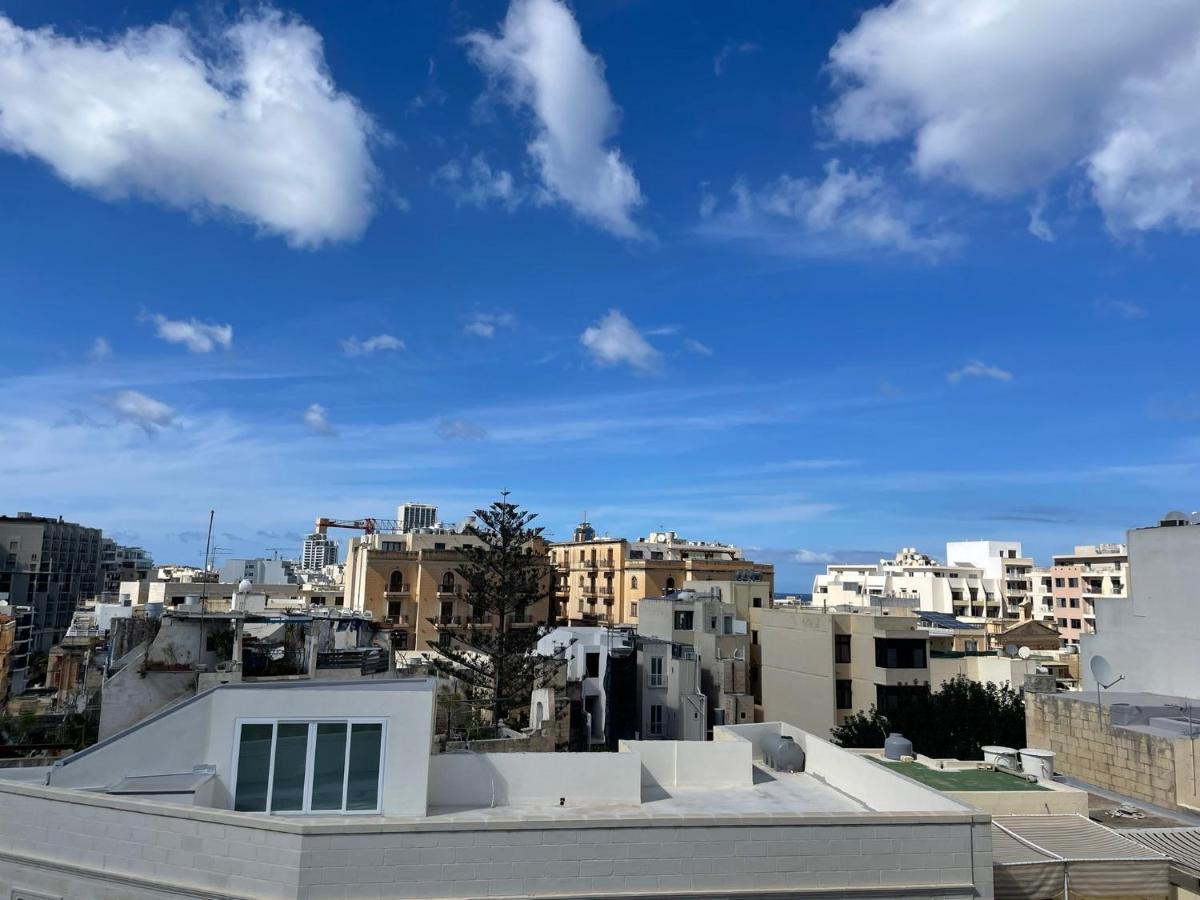 Simons Apartments Minutes Away From Balluta Bay And St Julians Sliema Bagian luar foto