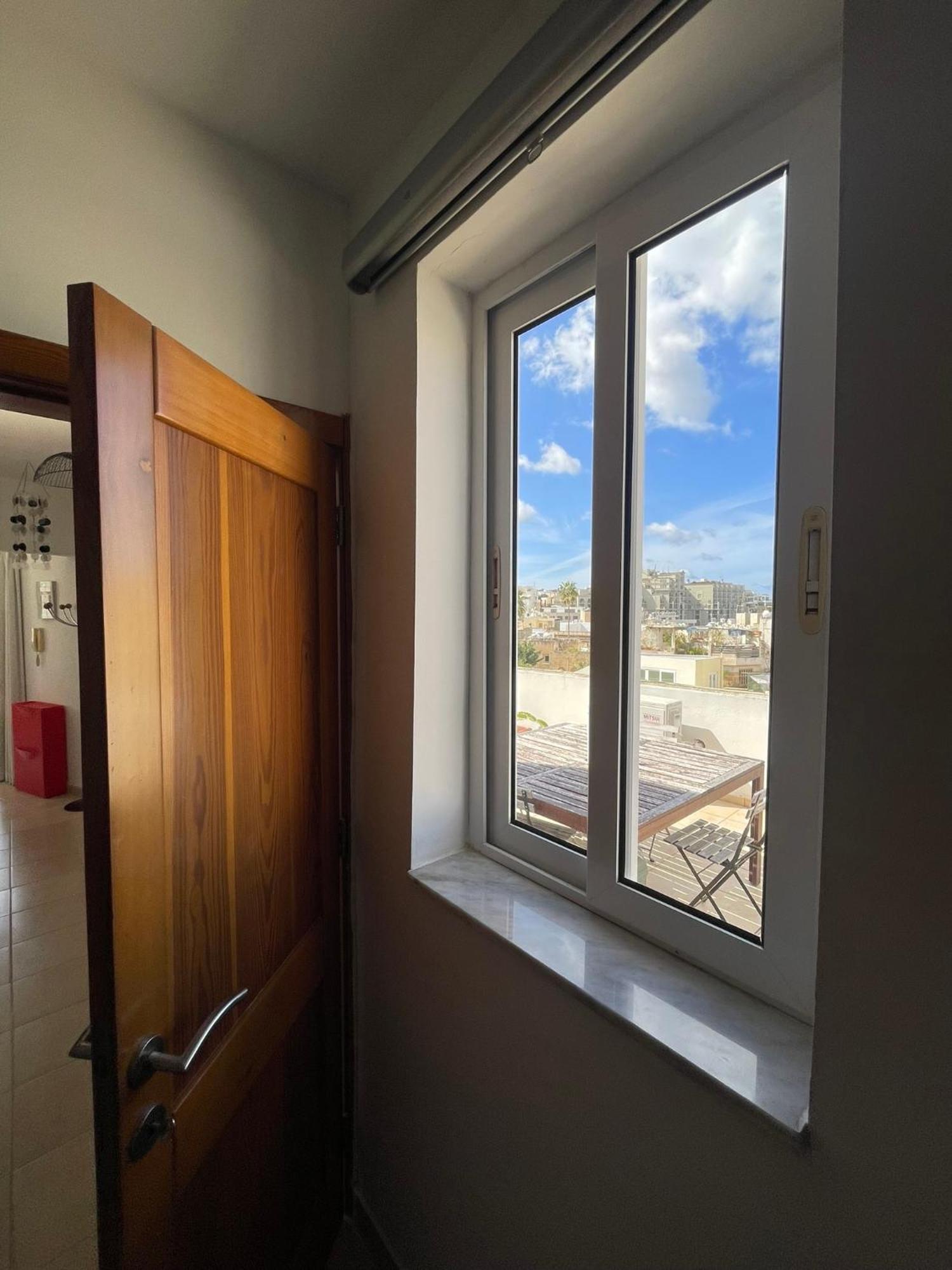 Simons Apartments Minutes Away From Balluta Bay And St Julians Sliema Bagian luar foto