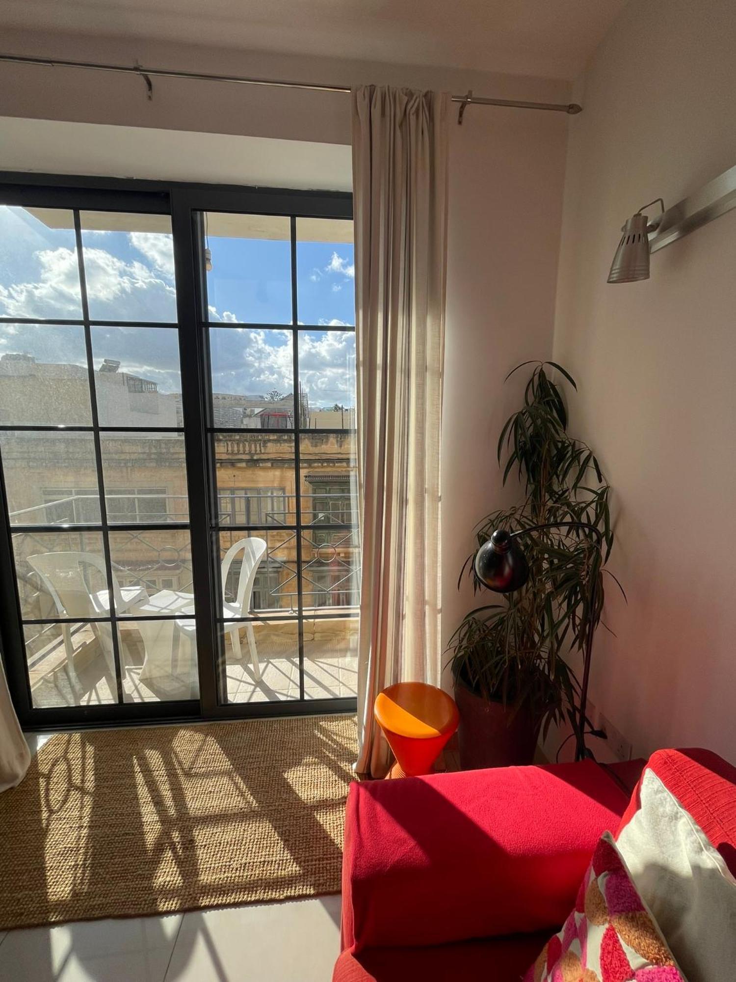 Simons Apartments Minutes Away From Balluta Bay And St Julians Sliema Bagian luar foto