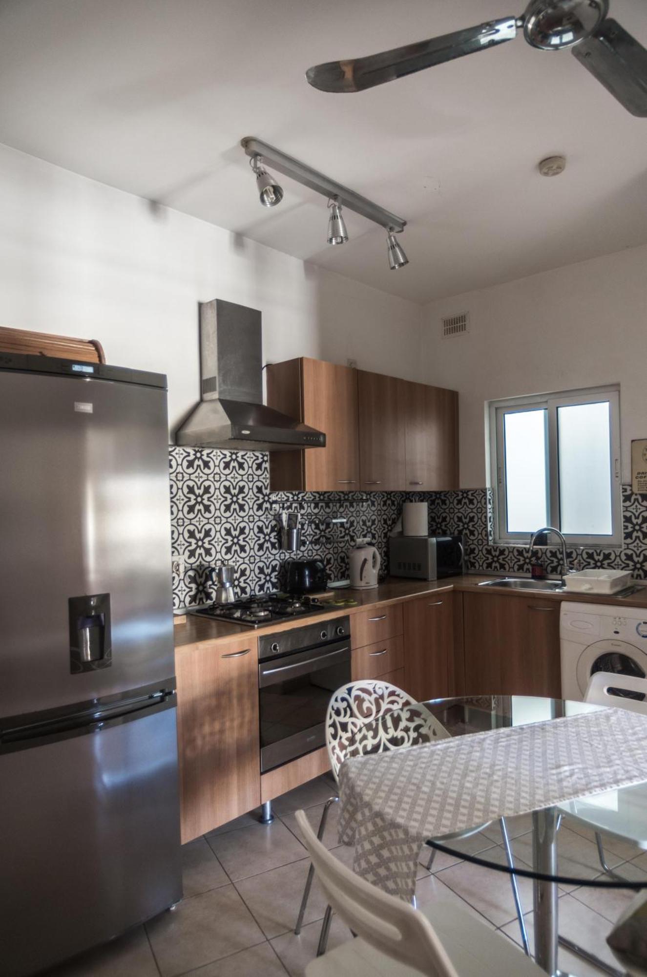 Simons Apartments Minutes Away From Balluta Bay And St Julians Sliema Bagian luar foto