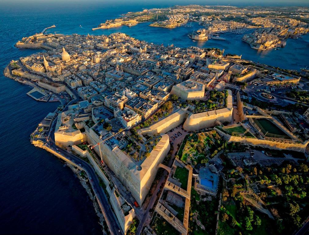 Simons Apartments Minutes Away From Balluta Bay And St Julians Sliema Bagian luar foto