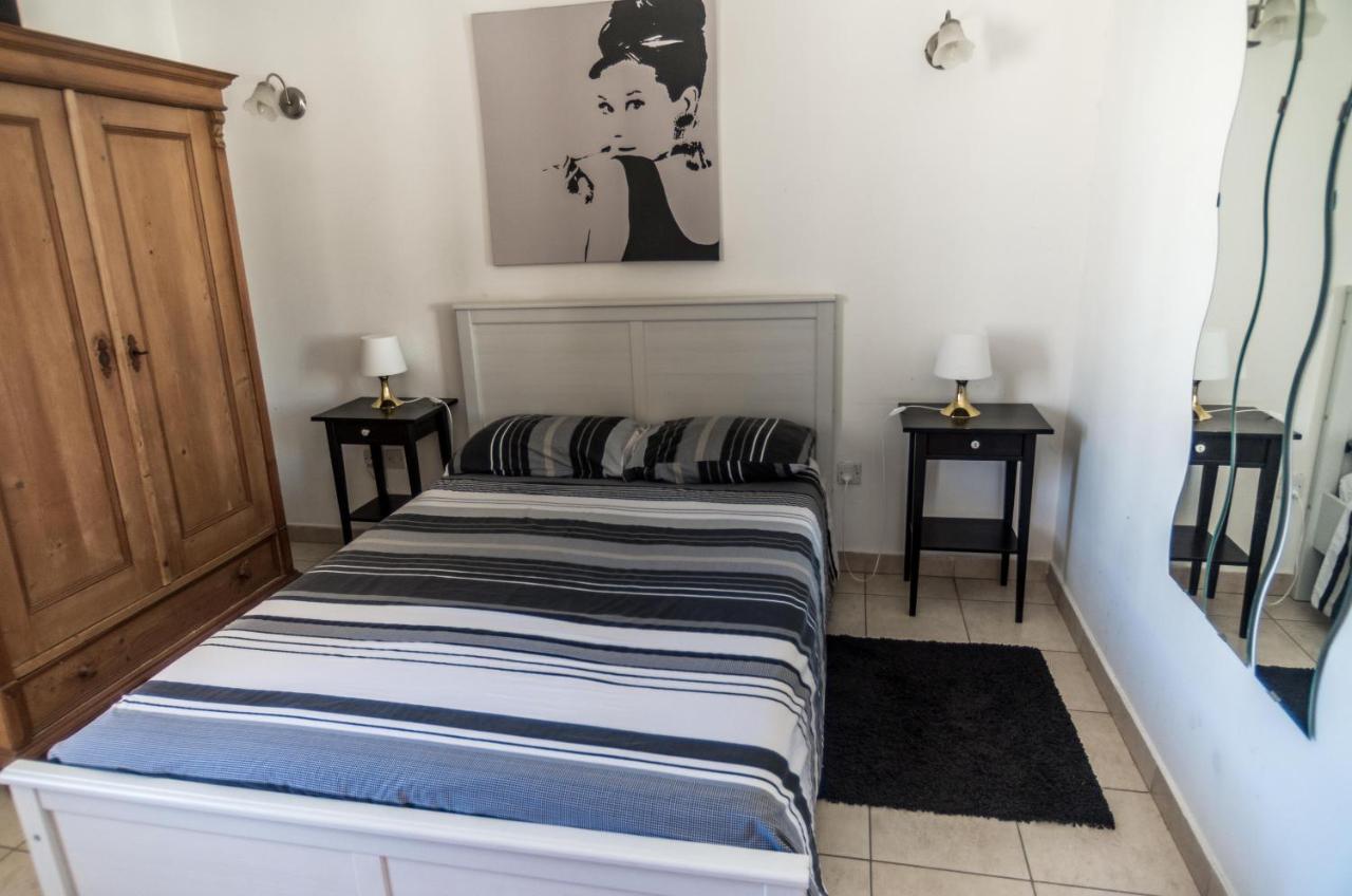 Simons Apartments Minutes Away From Balluta Bay And St Julians Sliema Bagian luar foto