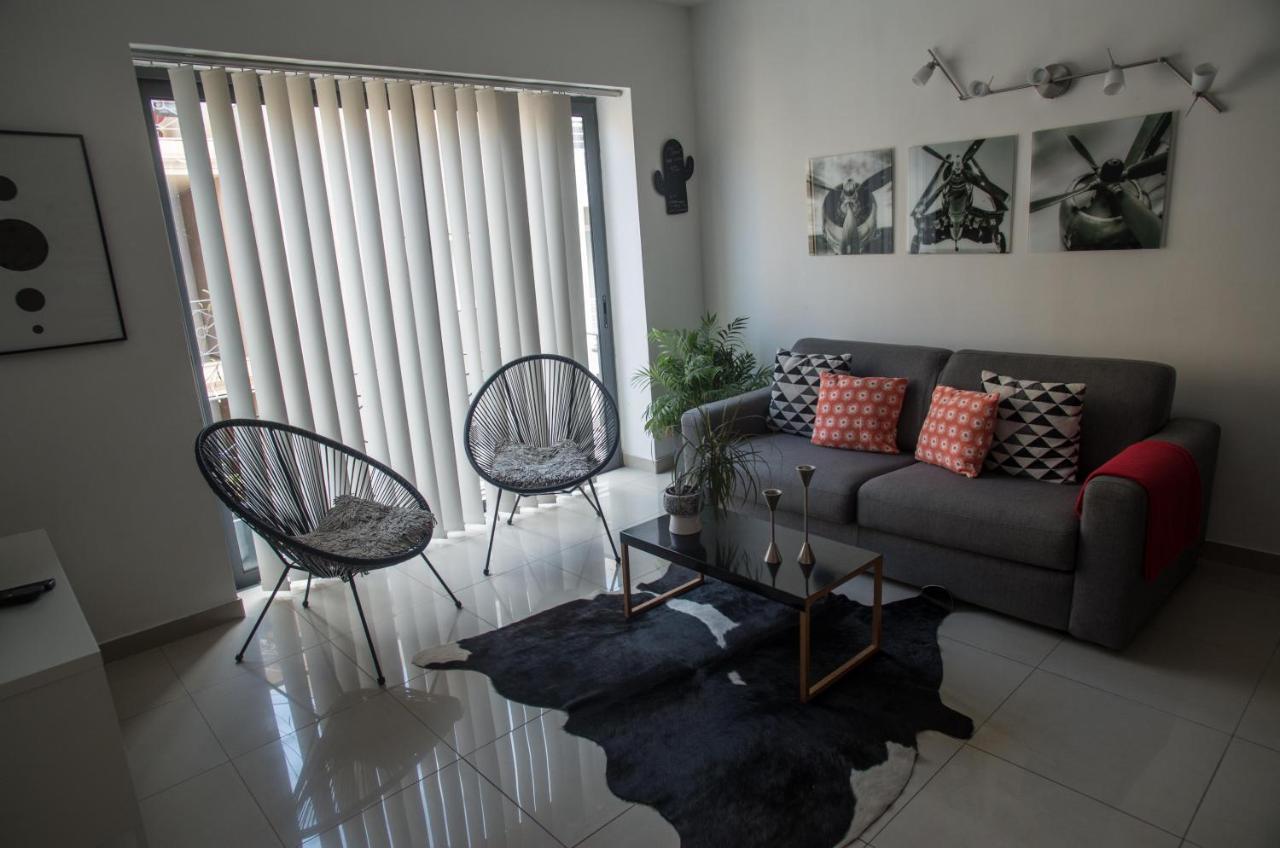 Simons Apartments Minutes Away From Balluta Bay And St Julians Sliema Bagian luar foto