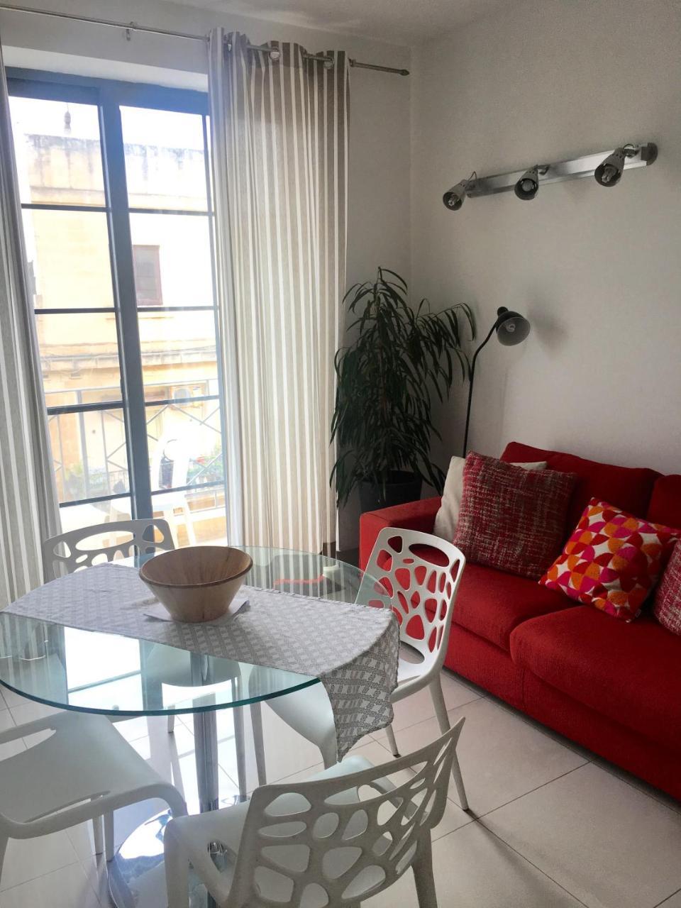 Simons Apartments Minutes Away From Balluta Bay And St Julians Sliema Bagian luar foto