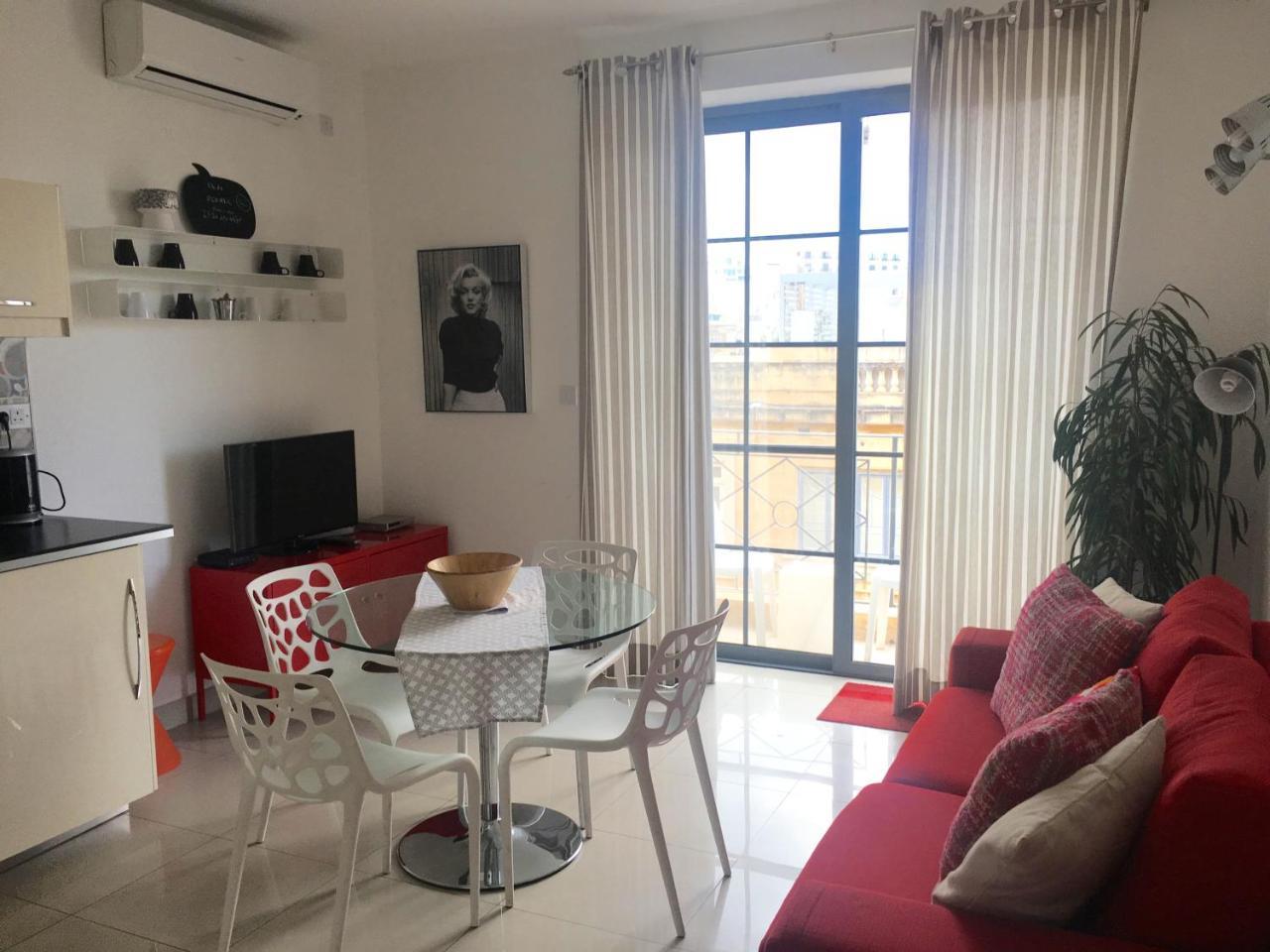 Simons Apartments Minutes Away From Balluta Bay And St Julians Sliema Bagian luar foto